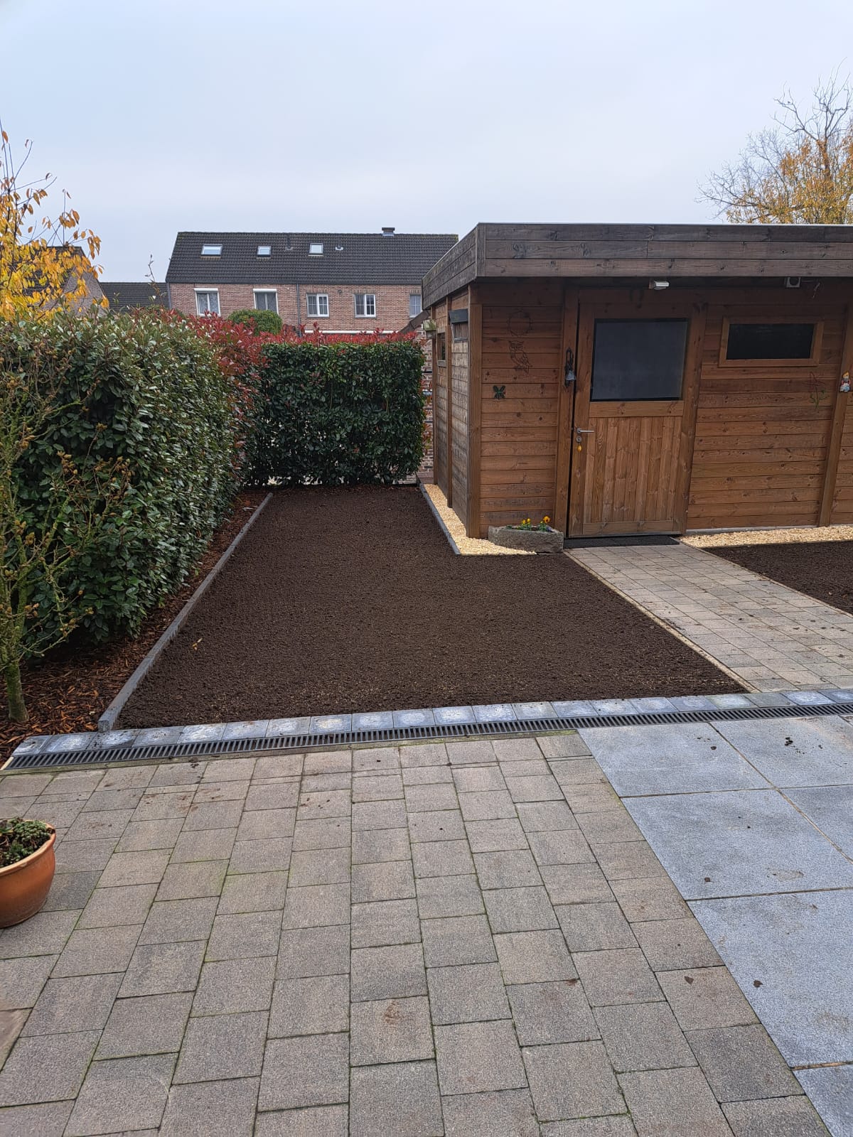 Tuinwerken Hoeselt | algenmene tuinwerken Peter Haesevoets | Grasmatten | Maaien | Hakselen | Frezen | onderhoud | Klinkers | Paden | Gazon